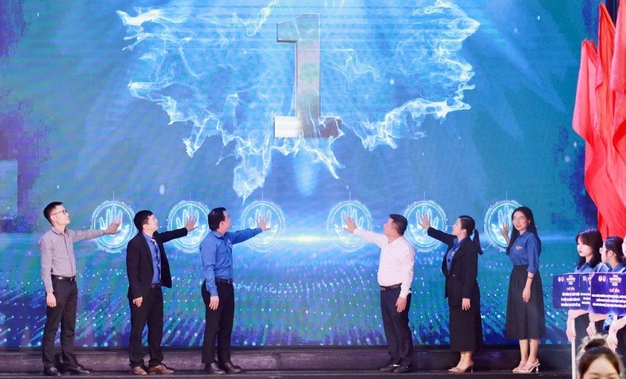 Đoàn trường Đại học Vinh tổ chức Lễ khởi động Tháng Thanh niên năm 2024. Đoàn trường Đại học Vinh tổ chức Lễ khởi động Tháng Thanh niên năm 2024.