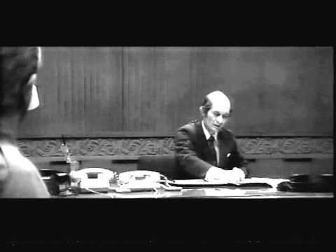 Jenkins đóng vai một nhà tư bản buôn bán vũ khí Mỹ trên phim. Nguồn: BBC Jenkins đóng vai một nhà tư bản buôn bán vũ khí Mỹ trên phim. Nguồn: BBC