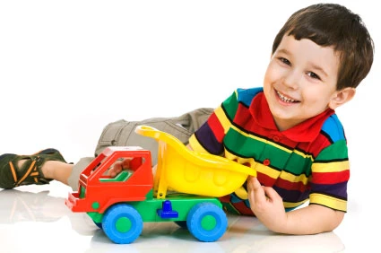 Lưu ý quan trọng giúp bố mẹ chọn đồ chơi an toàn cho con