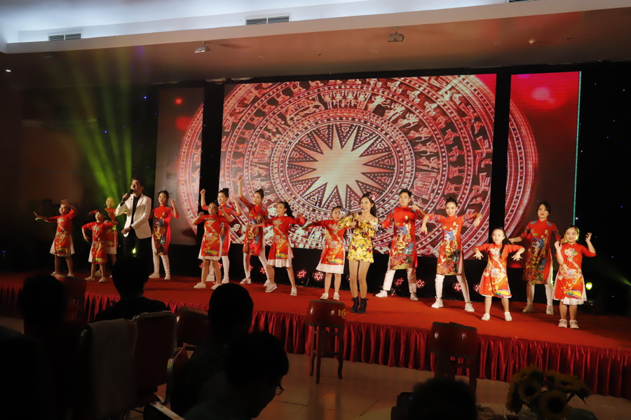 Dưới mái trường đại học Thái Nguyên các em như được hòa mình với chính ngôi nhà và đất nước của mình