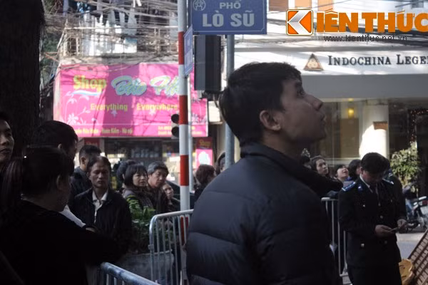 Toàn cảnh vụ CS Hà Nội vây 2 người ôm bom xăng cố thủ ảnh 6