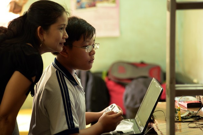 Cậu bé với loạt giải vàng về sáng tạo. Ảnh: Lê Anh Tuấn. Cậu bé với loạt giải vàng về sáng tạo. Ảnh: Lê Anh Tuấn.