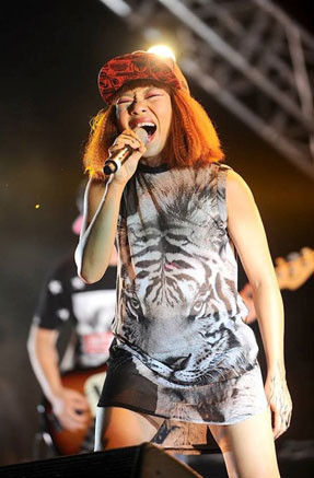 Hà Trần và Bản Nguyên – bất ngờ của Rockstorm7 ảnh 1 RockStorm7 Hào khí Đông A- Bữa tiệc rock sôi động và đầy sáng tạo