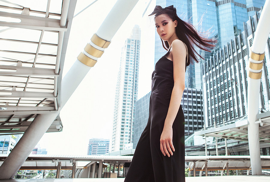 Hoa hậu Việt Nam 2008 nổi bật trên đường phố Thái Lan. Hoa hậu Việt Nam 2008 nổi bật trên đường phố Thái Lan.