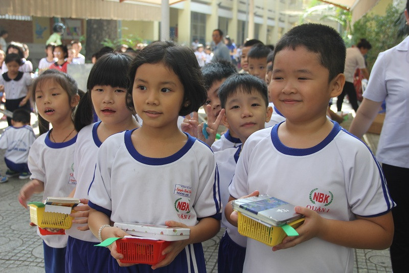 Học sinh khối 1 chuẩn bị sẵn sàng tham gia ngày hội