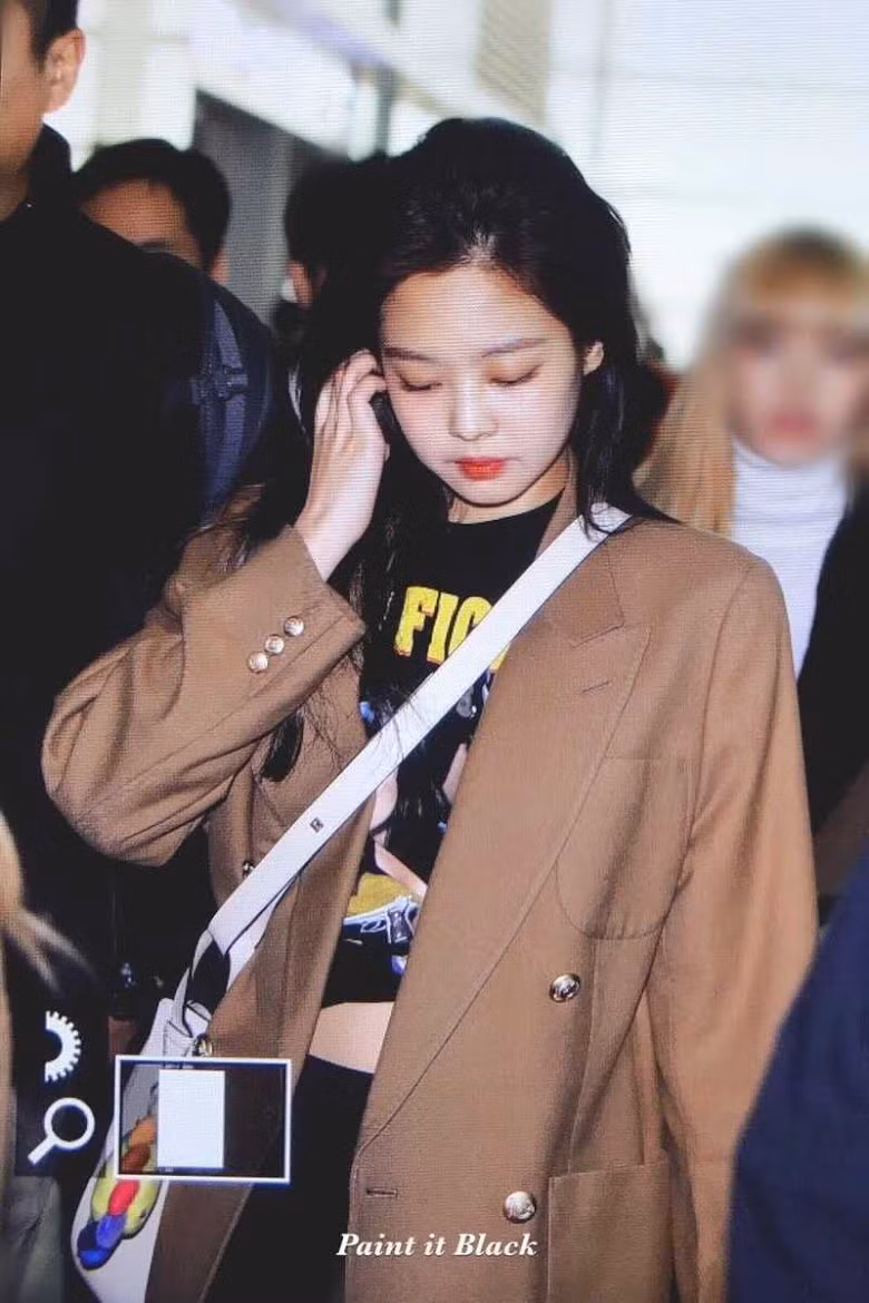 Những lần các thành viên BLACKPINK "mượn đồ" của nhau khiến fan phát sốt ảnh 10