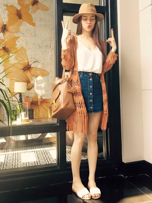 hoc cach mix do voi chan vay denim tre va chat nhu sao viet - 4