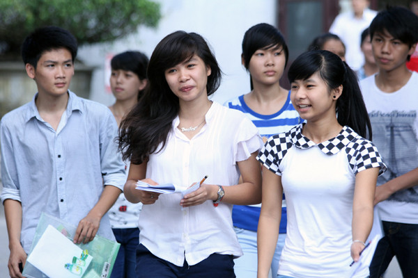 Nhiều trường top đầu công bố điểm nhận hồ sơ xét tuyển