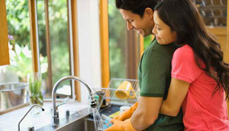 8 cách chồng bạn thầm lặng nói “Anh yêu em“ ảnh 1 8 cách chồng bạn thầm lặng nói “Anh yêu em“ ảnh 1