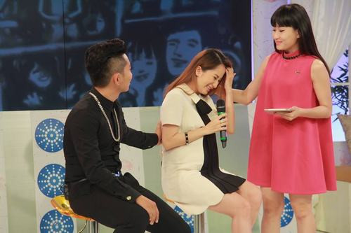 Khánh Thi òa khóc bên Phan Hiển trên sóng truyền hình ảnh 1 Khánh Thi òa khóc bên Phan Hiển trên sóng truyền hình ảnh 1