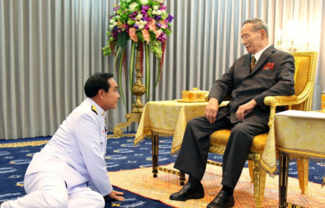 Thái Lan chuyển giao quyền lực thế nào sau khi vua băng hà? - Ảnh 2 Thai Lan chuyen giao quyen luc the nao sau khi vua bang ha? - Anh 2