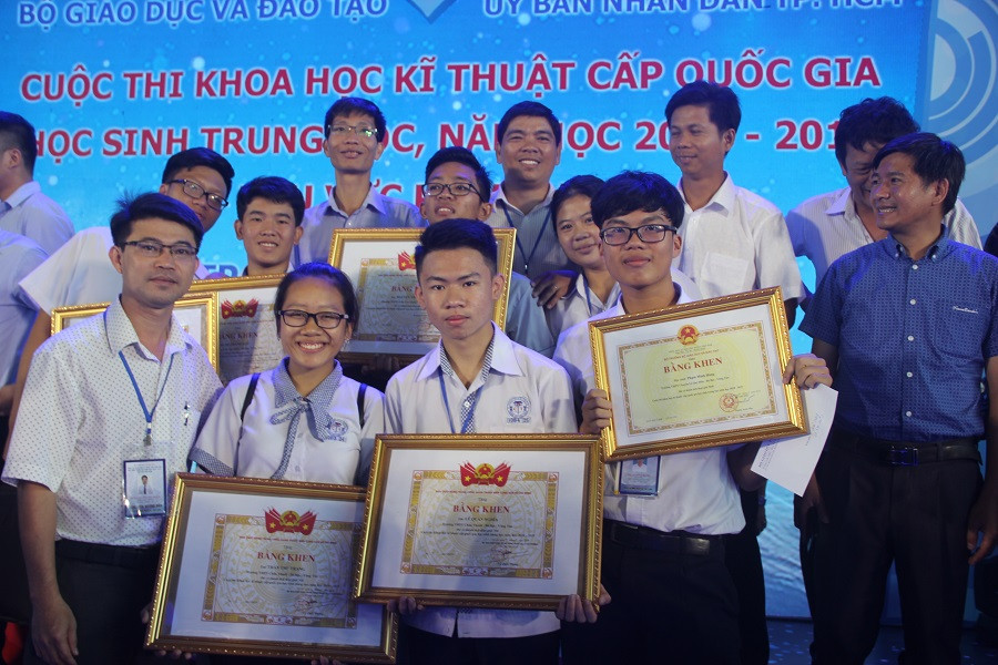 Niềm vui của đoàn học sinh tỉnh Bà Rịa-Vũng Tàu tại cuộc thi