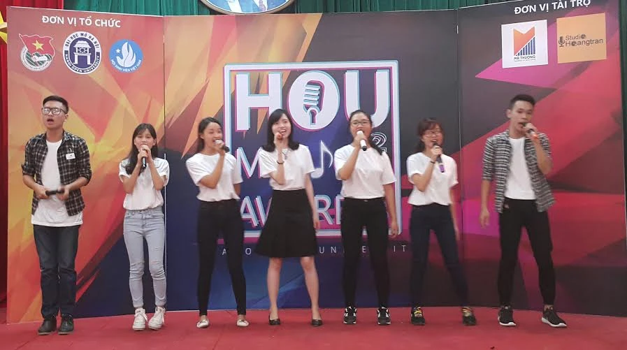 Sôi động cuộc thi HOU Music Award 2015