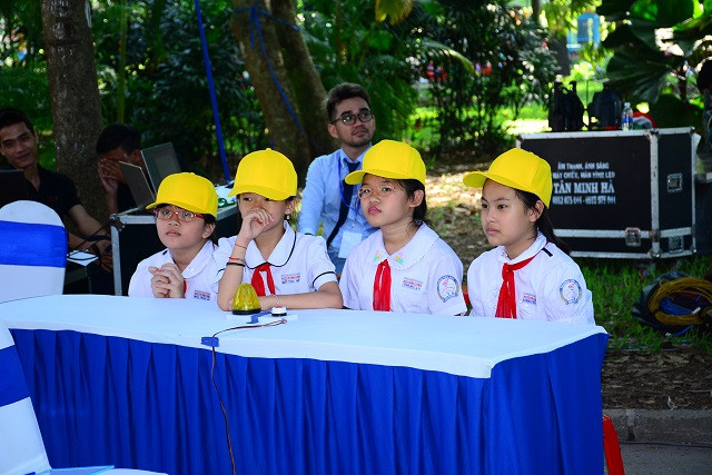 Phần thi đồng đội của các em học sinh