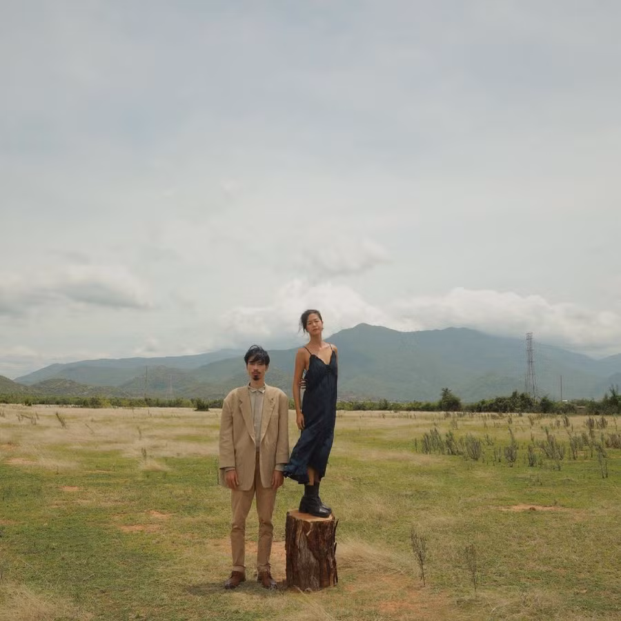 Amandine vào vai nữ chính trong MV Trốn tìm của Đen Vâu.