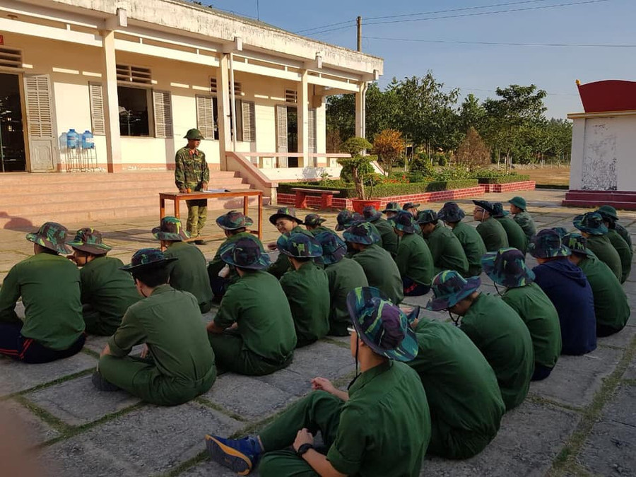Chăm chú lắng nghe Chăm chú lắng nghe