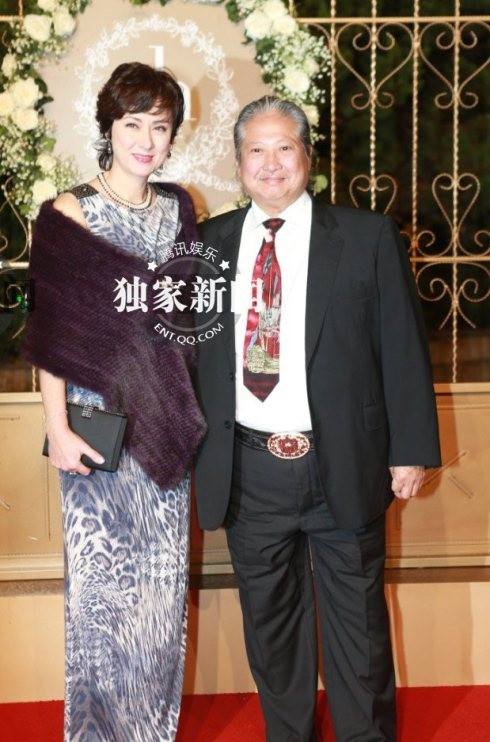 Vợ chồng Hồng Kim Bảo có mặt là một nguyên nhân khiến Phạm Băng Băng e ngại? Vợ chồng Hồng Kim Bảo có mặt là một nguyên nhân khiến Phạm Băng Băng e ngại?