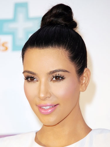 Học hỏi sao Holywood búi tóc cao duyên dáng ảnh 3 Học hỏi sao Holywood búi tóc cao duyên dáng - 3