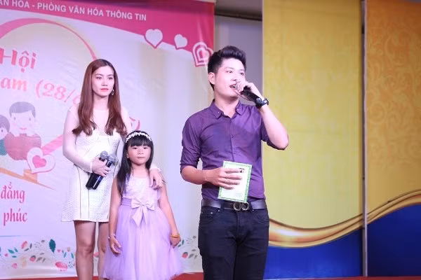 Nhạc sĩ Nguyễn Văn Chung tung ca khúc ngọt ngào tặng vợ ảnh 1 Nhạc sĩ Nguyễn Văn Chung tung ca khúc ngọt ngào tặng vợ ảnh 1