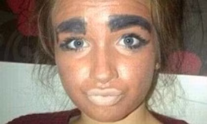 Hình ảnh hài hước chỉ có trên tàu điện ở Nhật Bản ảnh 14