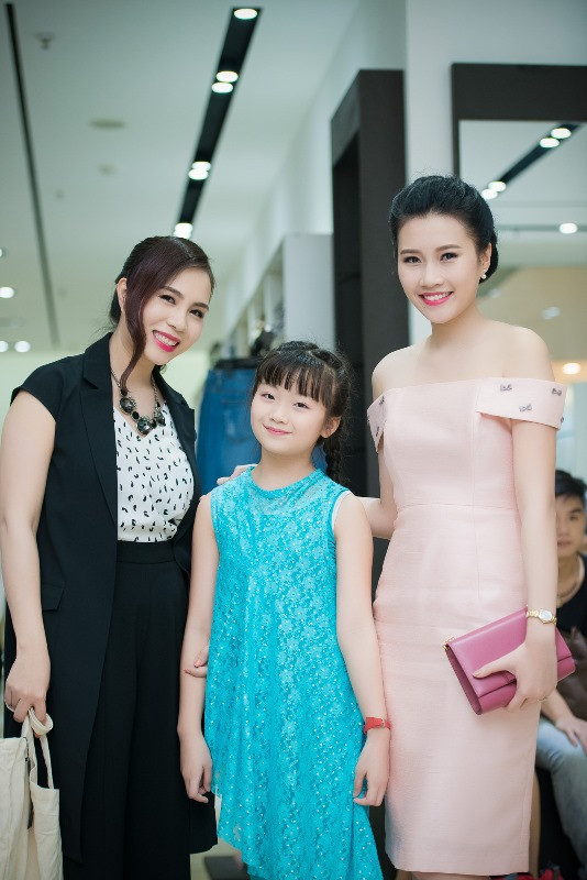 Top 5 Hoa hậu Việt Nam 2014 Thanh Tú và bà Lưu Nga Elise- Giám khảo của Fashion Star Top 5 Hoa hậu Việt Nam 2014 Thanh Tú và bà Lưu Nga Elise- Giám khảo của Fashion Star