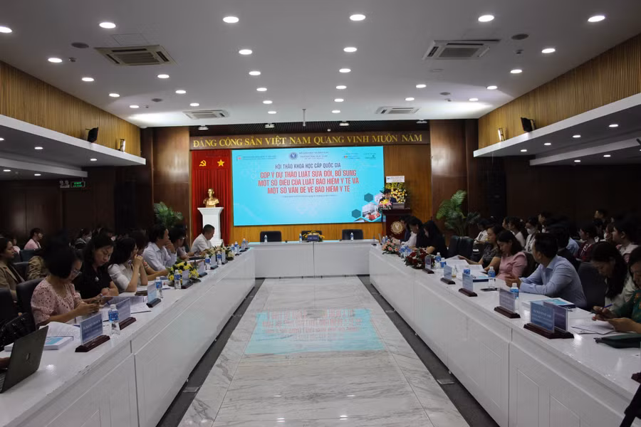 Toàn cảnh Hội thảo Khoa học cấp Quốc gia với chủ đề: “Góp ý Dự thảo Luật sửa đổi, bổ sung một số điều của Luật Bảo hiểm Y tế và một số vấn đề về bảo hiểm Y tế".