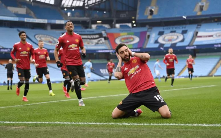 Bruno Fernandes ghi bàn mở tỉ số từ chấm 11m. Bruno Fernandes ghi bàn mở tỉ số từ chấm 11m.