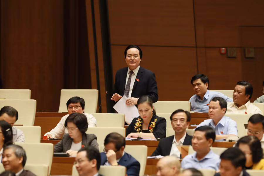 Bộ trưởng Bộ GD&ĐT Phùng Xuân Nhạ trả lời chất vấn Bộ trưởng Bộ GD&ĐT Phùng Xuân Nhạ trả lời chất vấn
