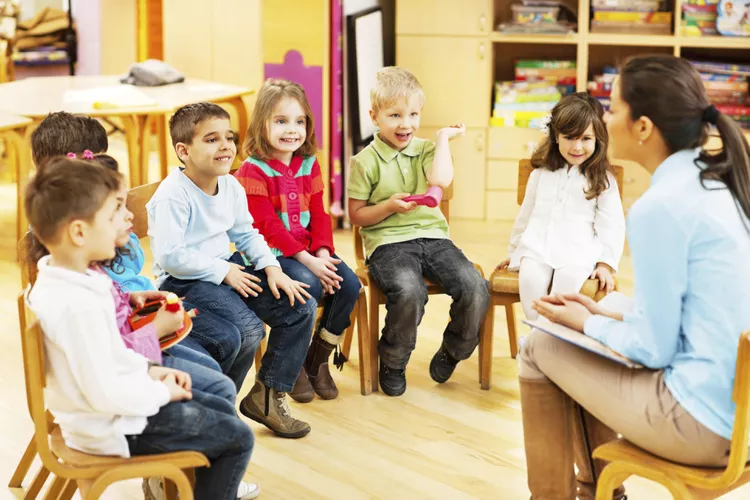 Trẻ em học tốt nhất thông qua các hoạt động mà chúng thấy thú vị.