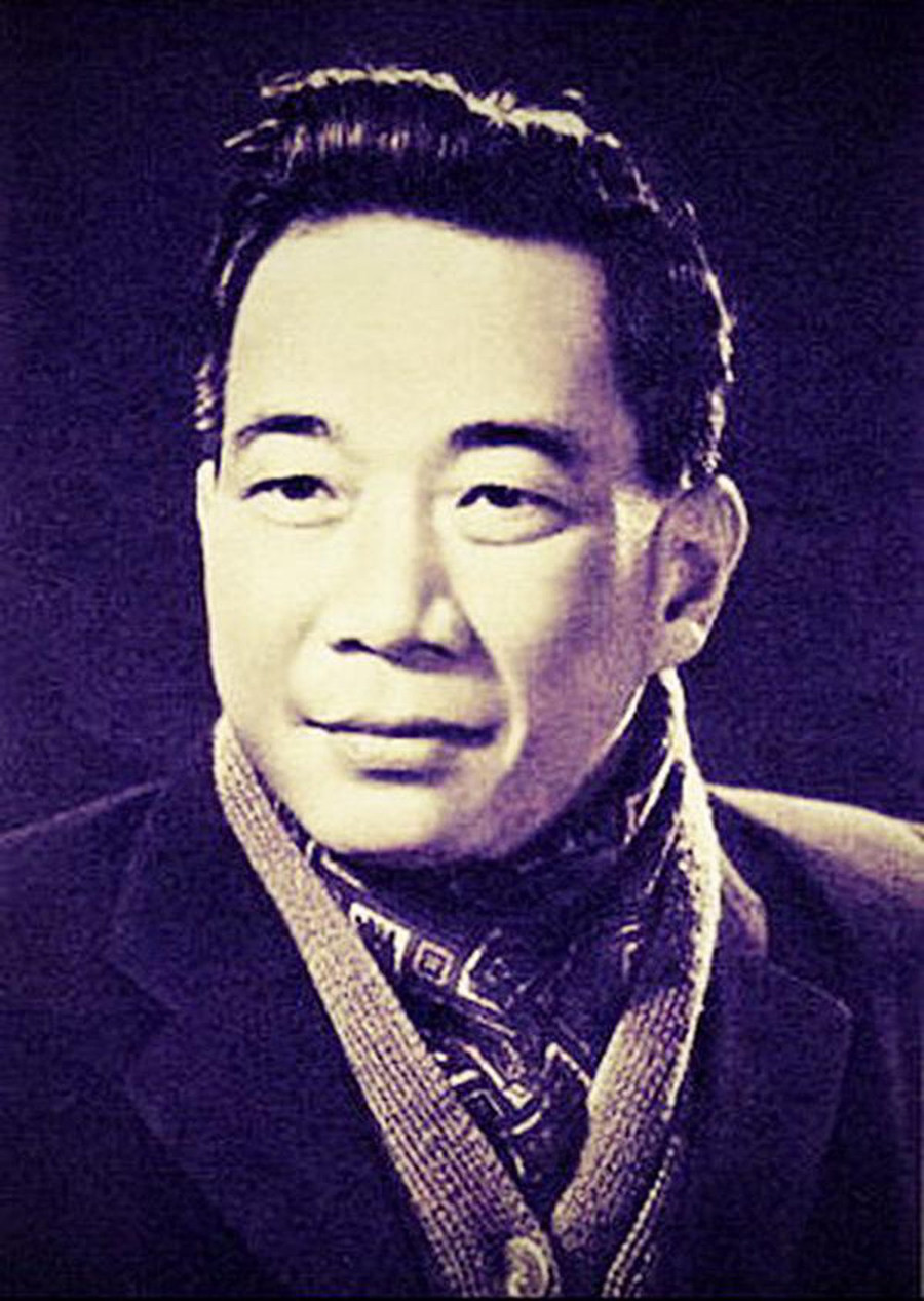 là. Nhà thơ Tố Hữu. là. Nhà thơ Tố Hữu.