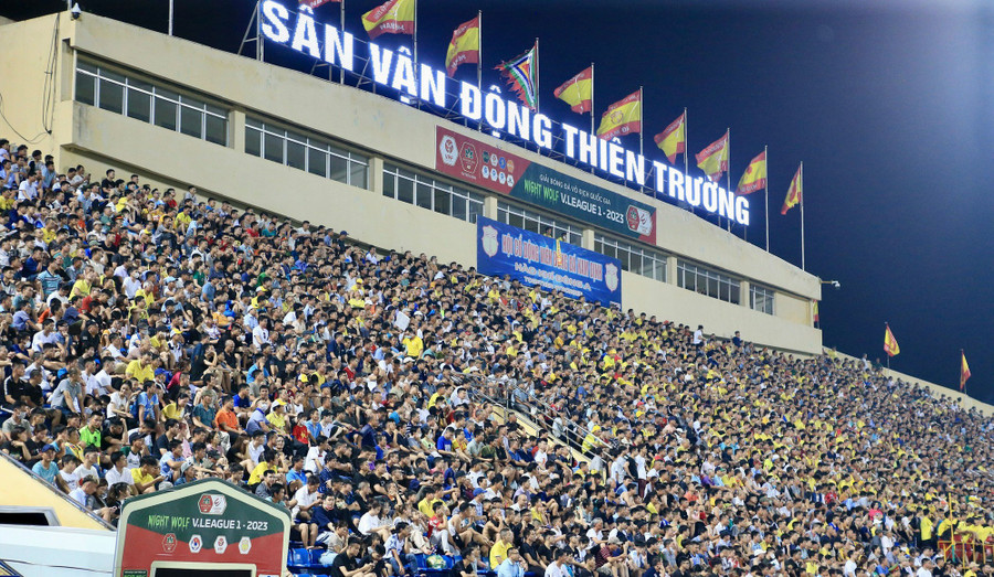 Khán đài sân Thiên Trường trong một trận đấu của Nam Định tại V-League 2023. Ảnh: ITN. Khán đài sân Thiên Trường trong một trận đấu của Nam Định tại V-League 2023. Ảnh: ITN.