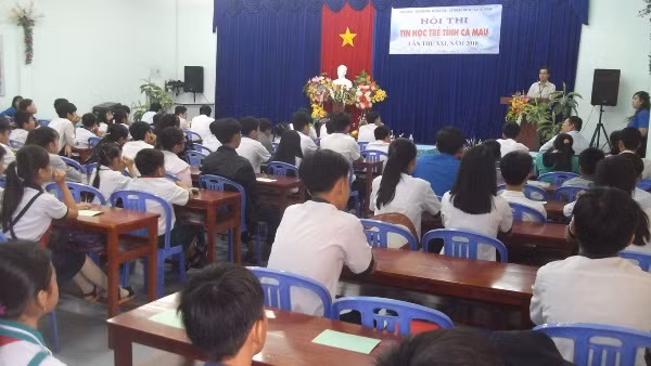 Quang cảnh buổi khai mạc hội thi