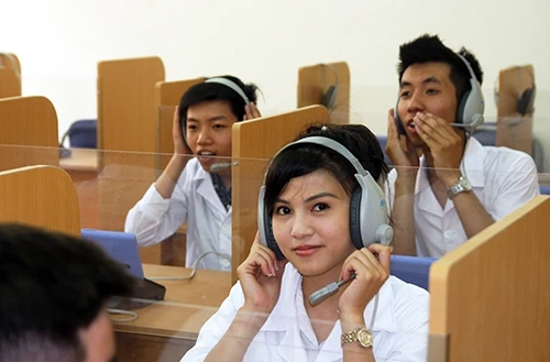Sử dụng bài hát nâng cao kỹ năng phát âm tiếng Anh cho sinh viên