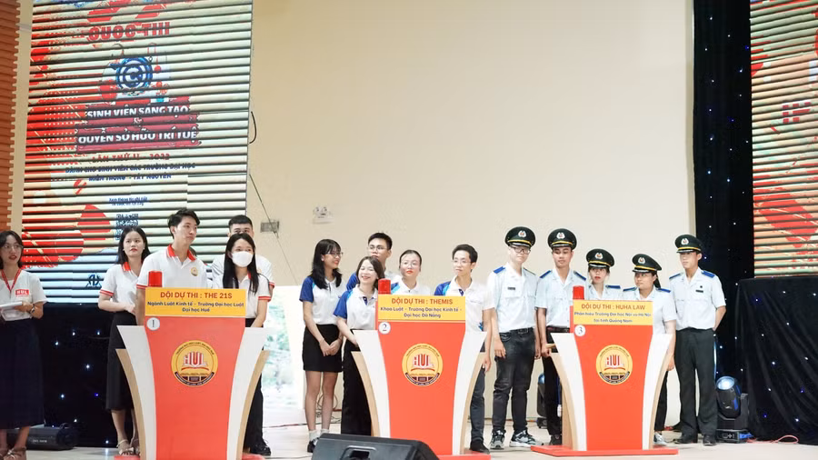 Các đội thi tranh tài nãy lửa.