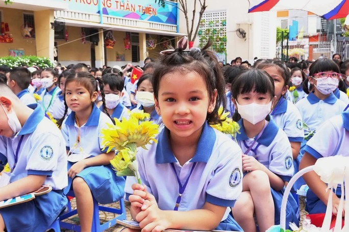 Tình trạng quá tải do lượng học sinh tăng cao là khó khăn chung của nhiều trường học. Ảnh: INT