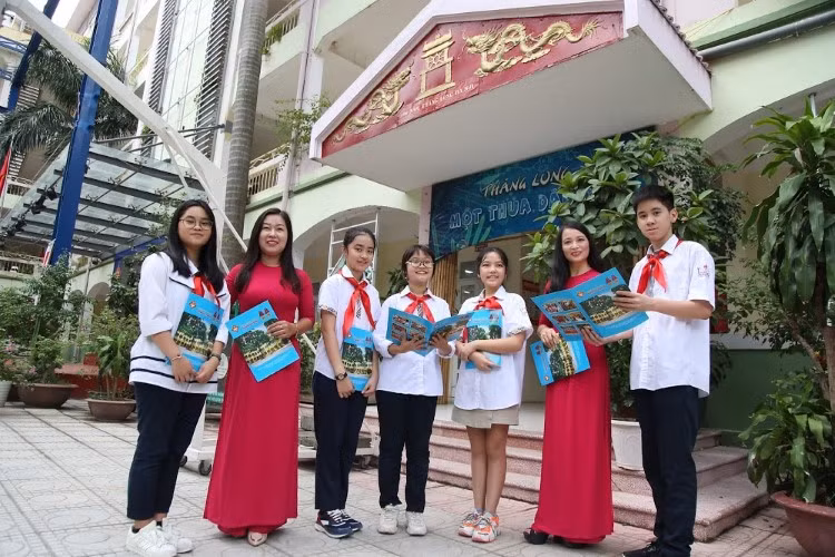 Giáo dục cảm thông, sẻ chia là giáo dục nhân cách. Ảnh minh họa: Thế Đại.