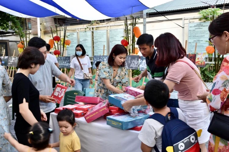 Nhiều phụ huynh rất quan tâm về bộ sách tiếng Anh có ý tưởng giúp trẻ hứng thú với học tập.