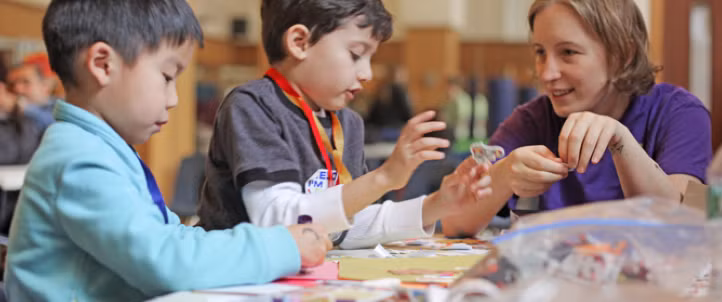 Những hoạt động có sự tham gia của cả gia đình sẽ giúp tình thân gắn kết hơn. Ảnh minh họa.