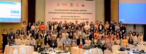 Các đại biểu Việt Nam và khu vực tham gia Hội thảo