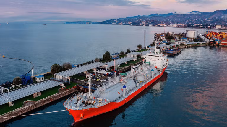 Châu Âu có thể trừng phạt Nga bằng cách cấm nhập khẩu khí hóa lỏng LNG.