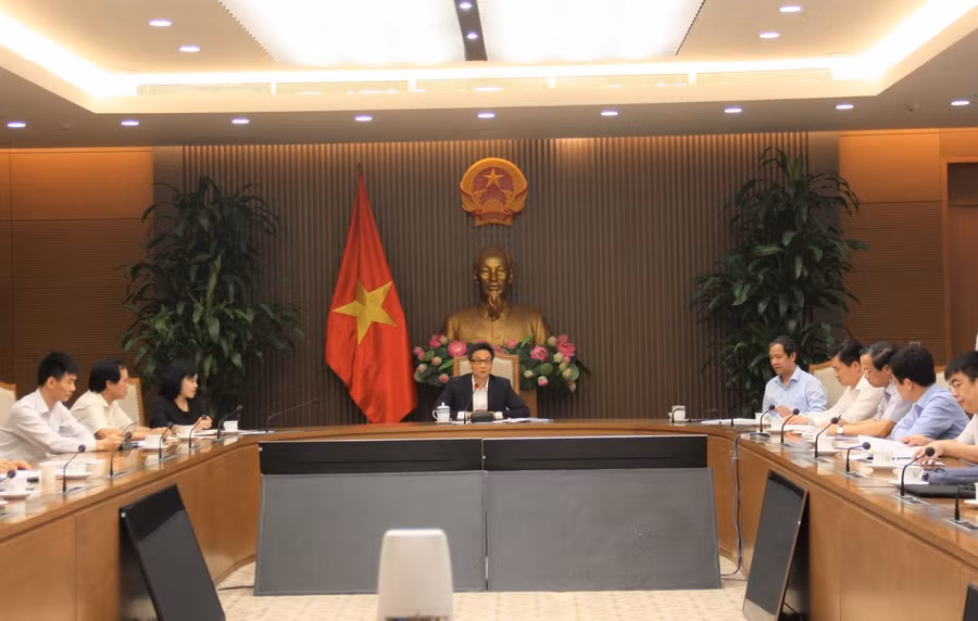 Phó Thủ tướng Vũ Đức Đam chủ trì buổi làm việc.