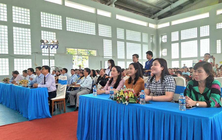Đại biểu tham dự lễ tổng kết trao thưởng tại Hội thi.