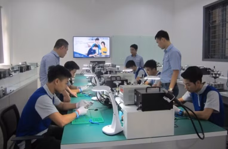 Ngoại ngữ chính là kỹ năng bắt buộc khi người lao động muốn tiếp cận việc làm ổn định.