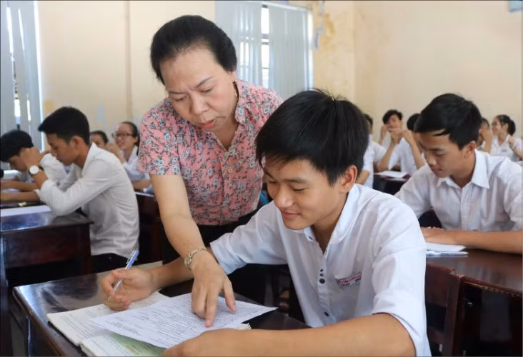 Ngoại ngữ là môn học bắt buộc tại các cơ sở GD phổ thông.