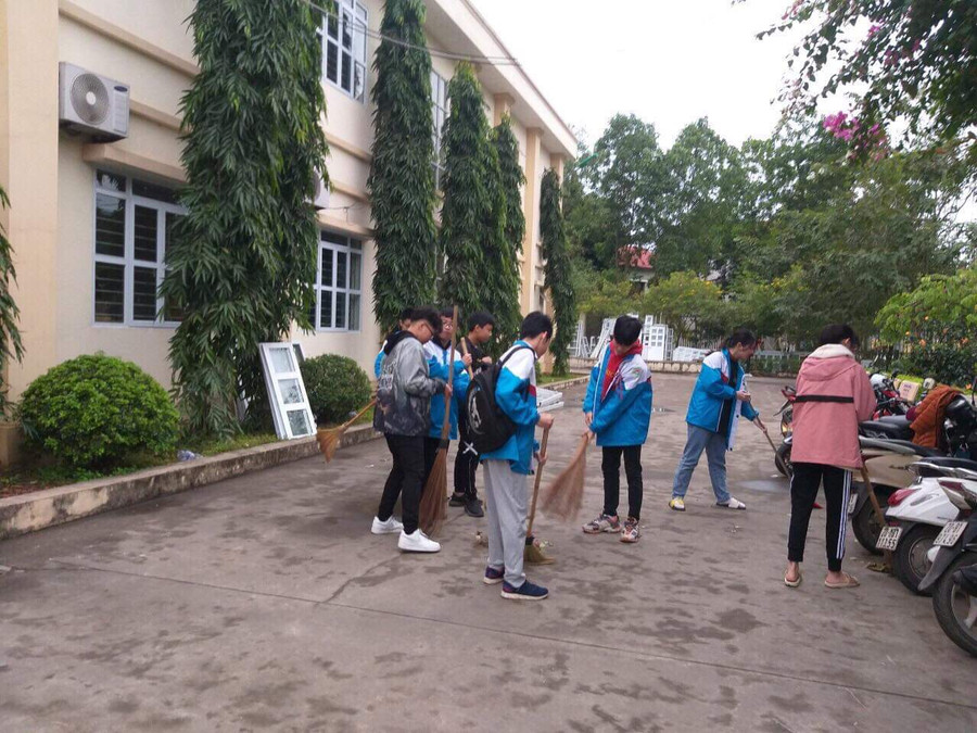 Trường TH và THCS 915 vệ sinh môi trường tạo cảnh quan xanh, sạch, đẹp