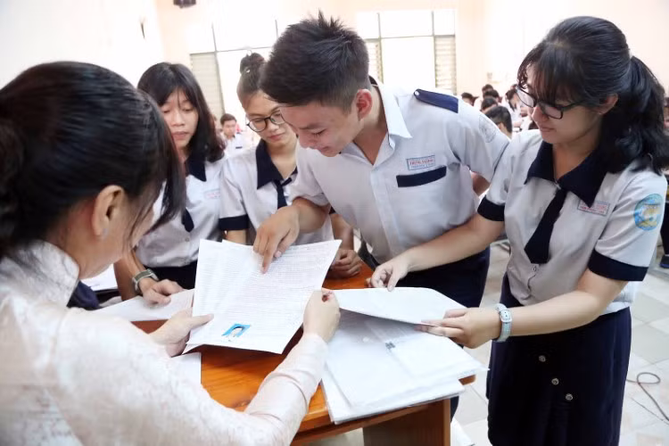 Theo Thông tư 26, học sinh THCS và THPT sẽ được bỏ bài kiểm tra một tiết. Ảnh minh họa.