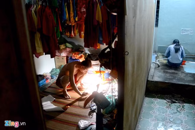 Dị nhân bán vé số dạo nổi tiếng Sài Gòn