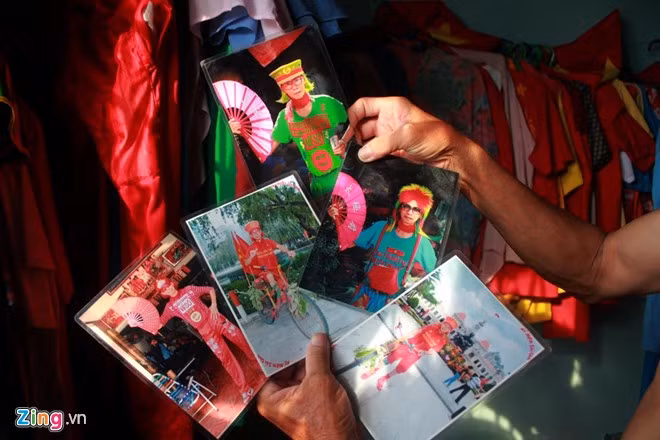 Dị nhân bán vé số dạo nổi tiếng Sài Gòn