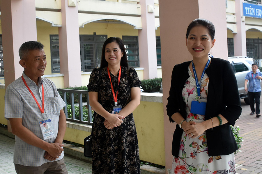 TS Nguyễn Thị Nhật Hằng - Giám đốc Sở GD&ĐT tỉnh Bình Dương (bìa phải) trong đợt đi kiểm tra Kỳ thi tốt nghiệp THPT 2022 trên địa bàn tỉnh. TS Nguyễn Thị Nhật Hằng - Giám đốc Sở GD&ĐT tỉnh Bình Dương (bìa phải) trong đợt đi kiểm tra Kỳ thi tốt nghiệp THPT 2022 trên địa bàn tỉnh.