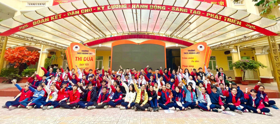 Học sinh Trường THCS Hoàng Liệt (quận Hoàng Mai).